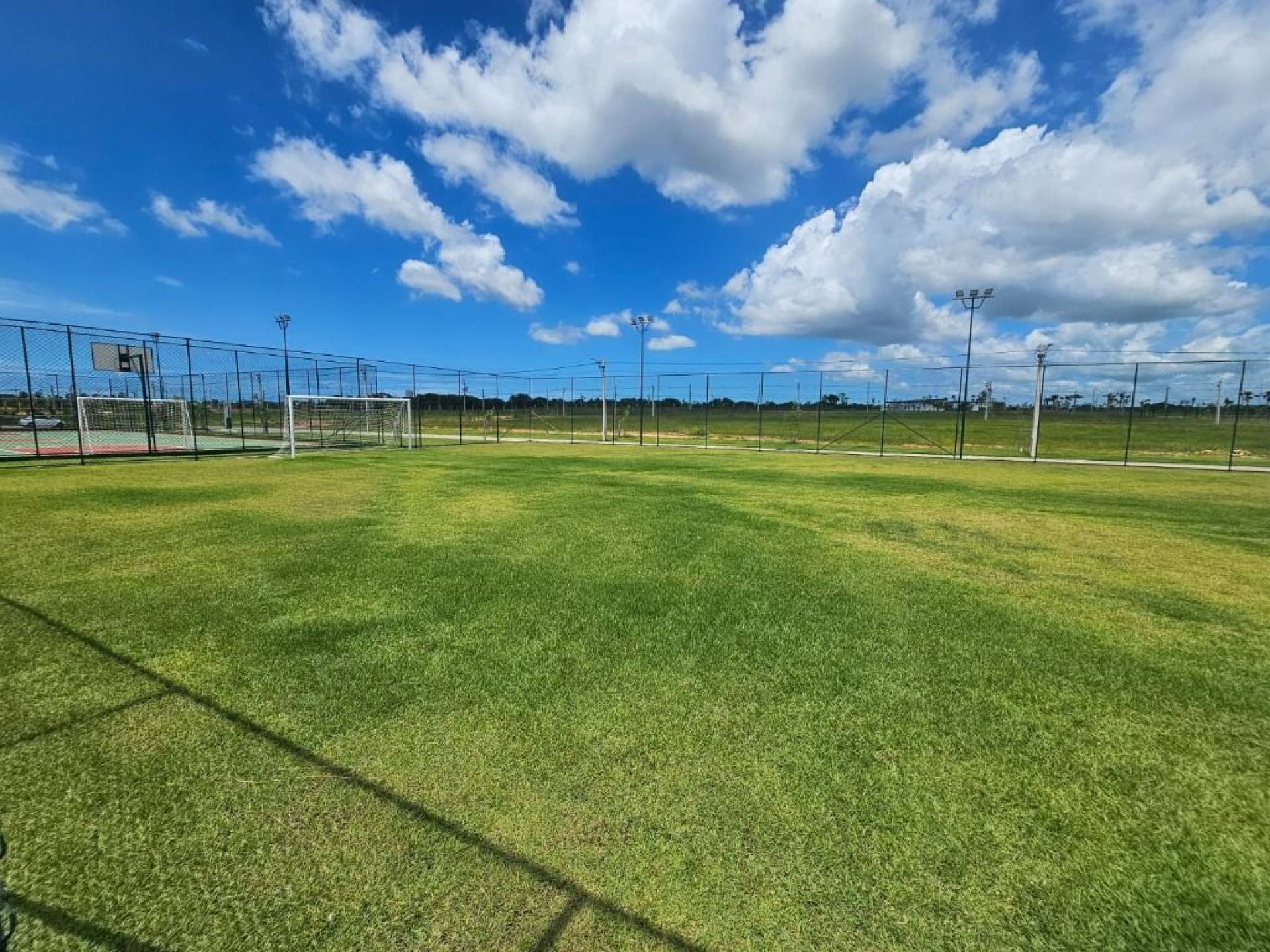 Terreno à venda, 450 m² por R$ 400.000,00 - Cidade Alpha - Eusébio/CE