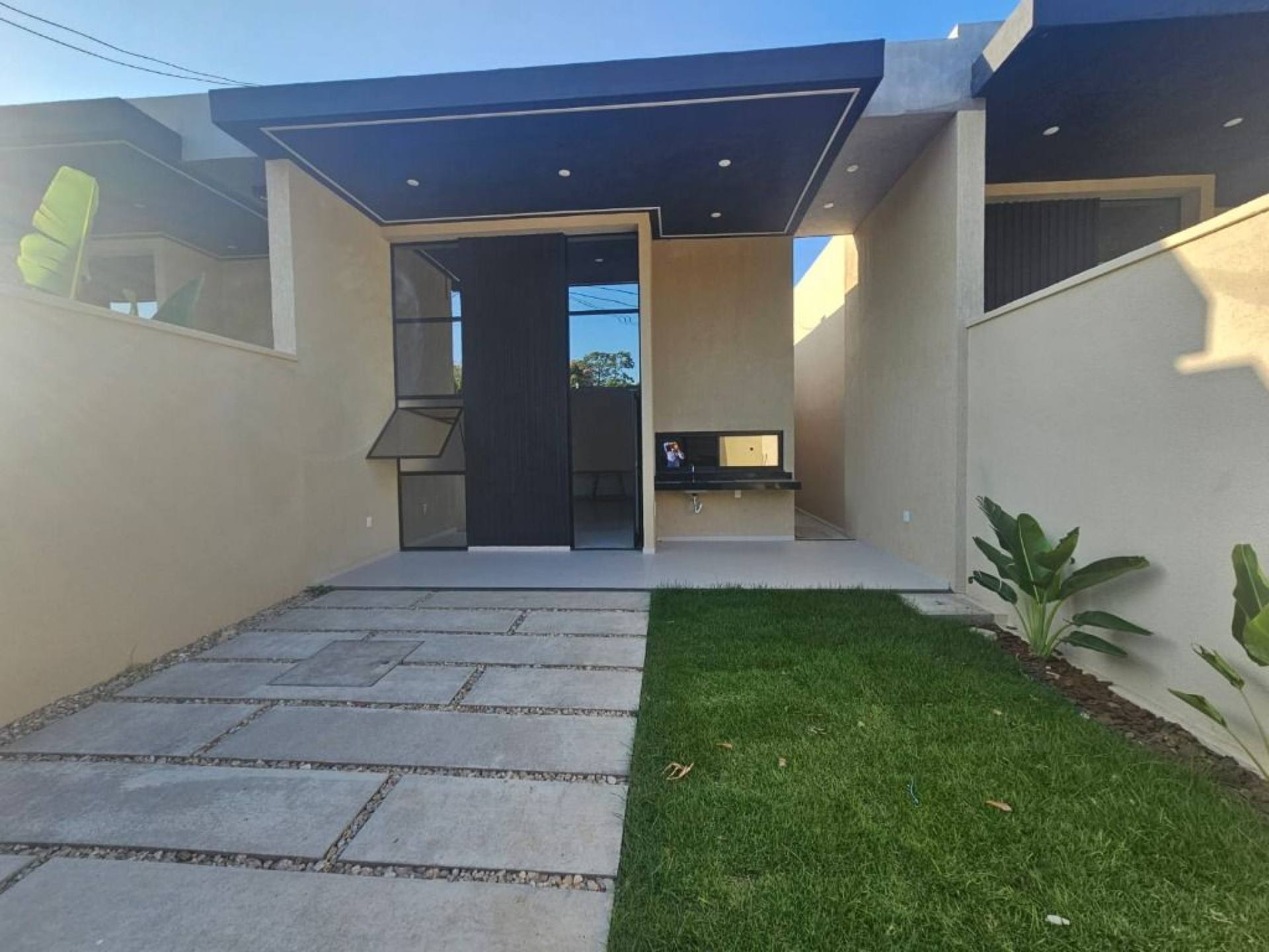 Casa Plana na Eusebio com 3 Quartos  | m² | 122m² por R$ 639.000,00 mil - Eusebio Ce