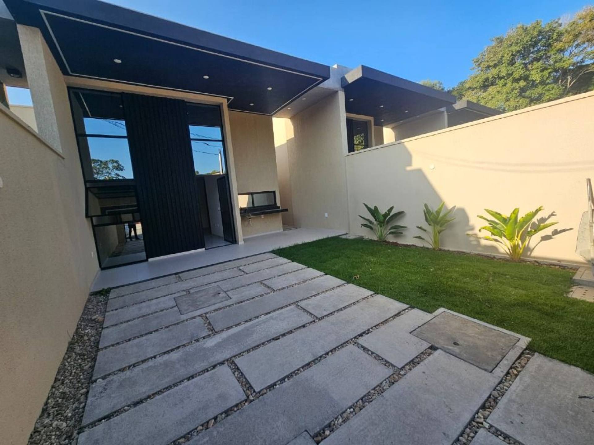 Casa Plana na Eusebio com 3 Quartos  | m² | 122m² por R$ 639.000,00 mil - Eusebio Ce