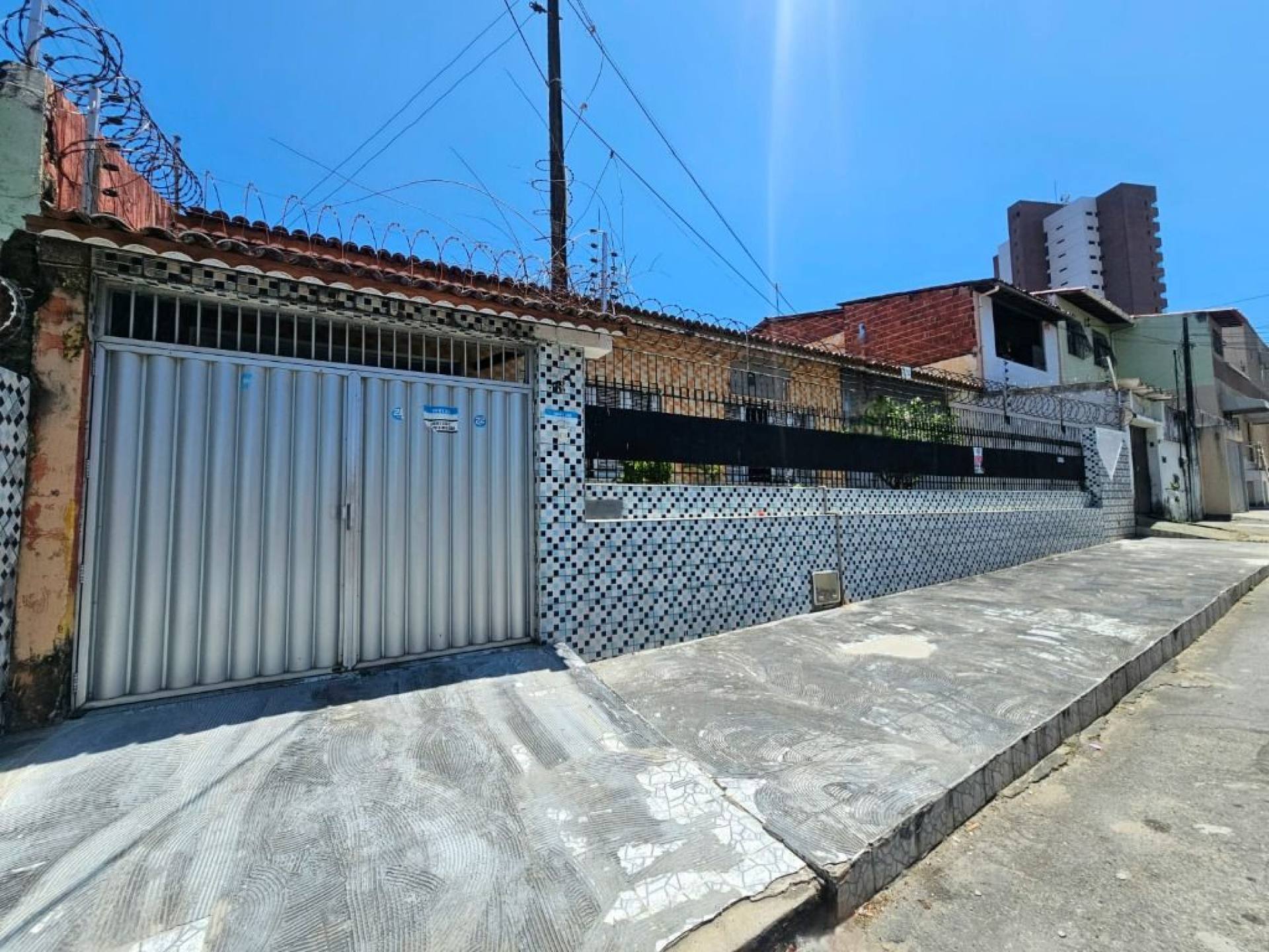 Casa com 3 quartos à venda, 280 m² por R$ 650.000 - Joaquim Távora - Fortaleza/CE