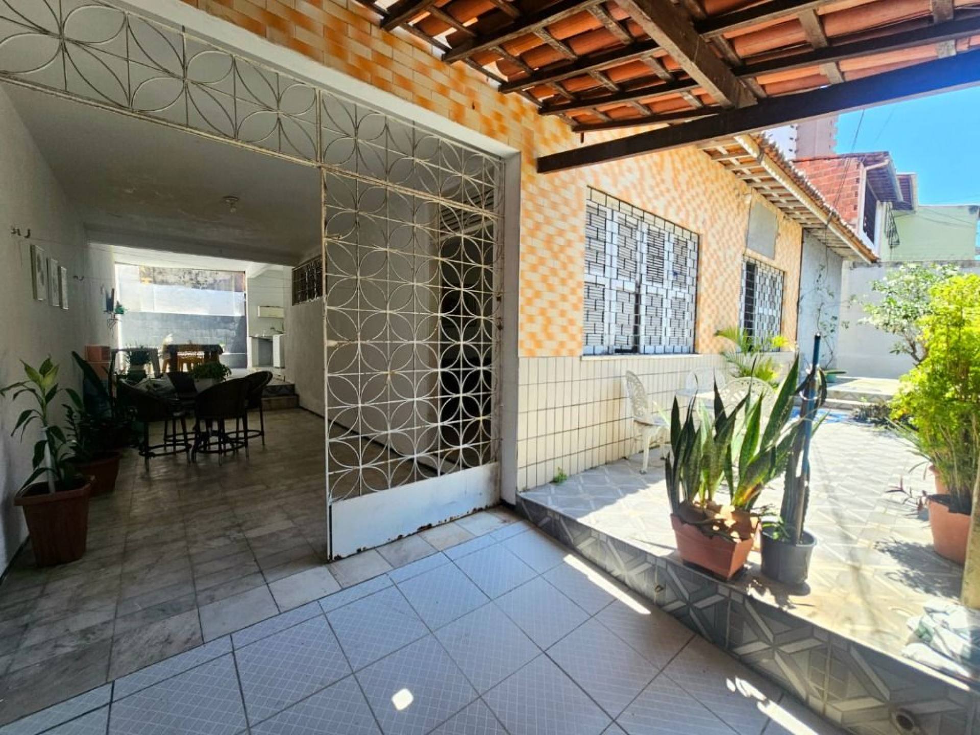 Casa com 3 quartos à venda, 280 m² por R$ 650.000 - Joaquim Távora - Fortaleza/CE