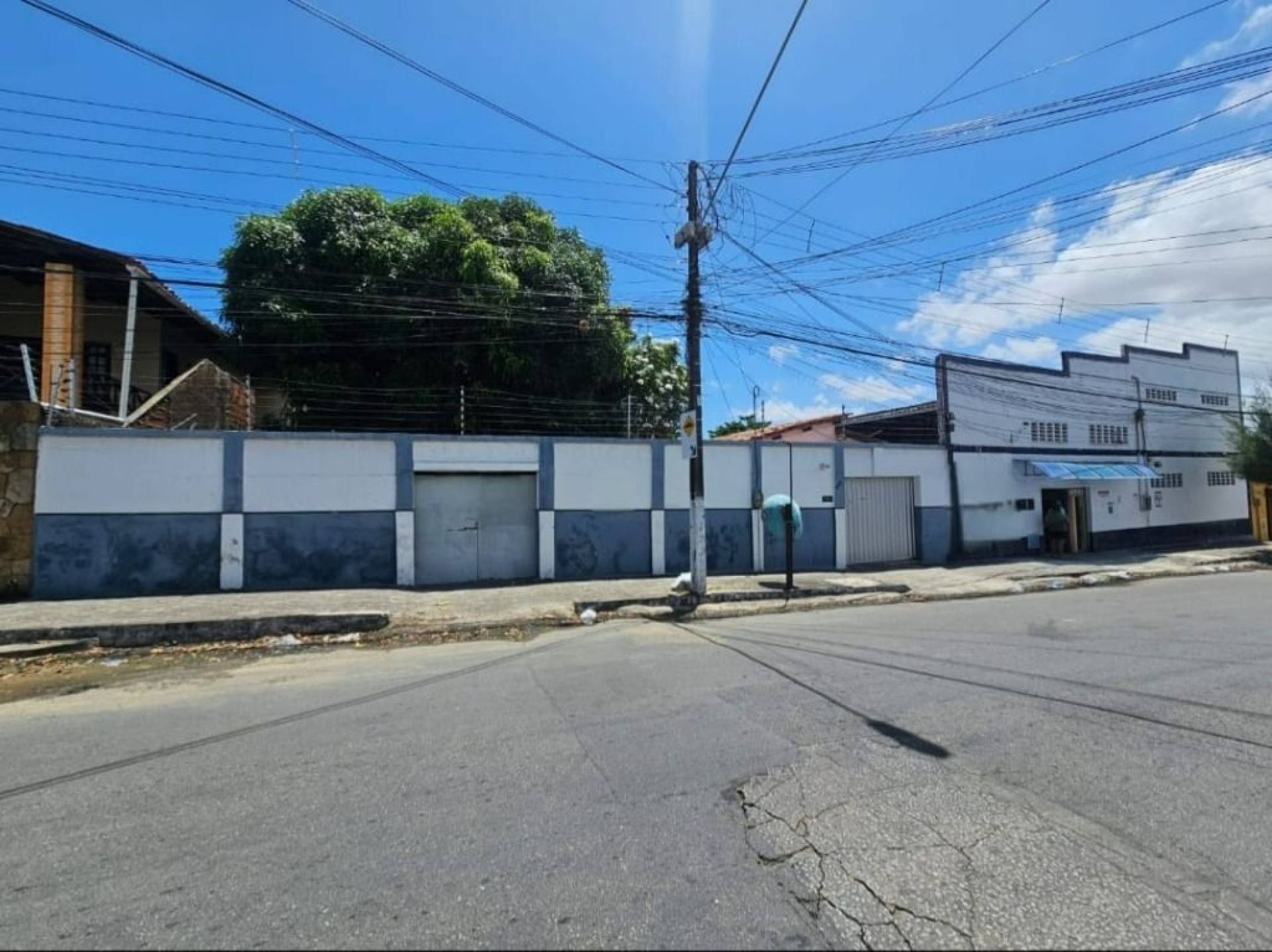 Prédio à venda, 880 m² por R$ 2.500.000,00 - Itaperi - Fortaleza/CE