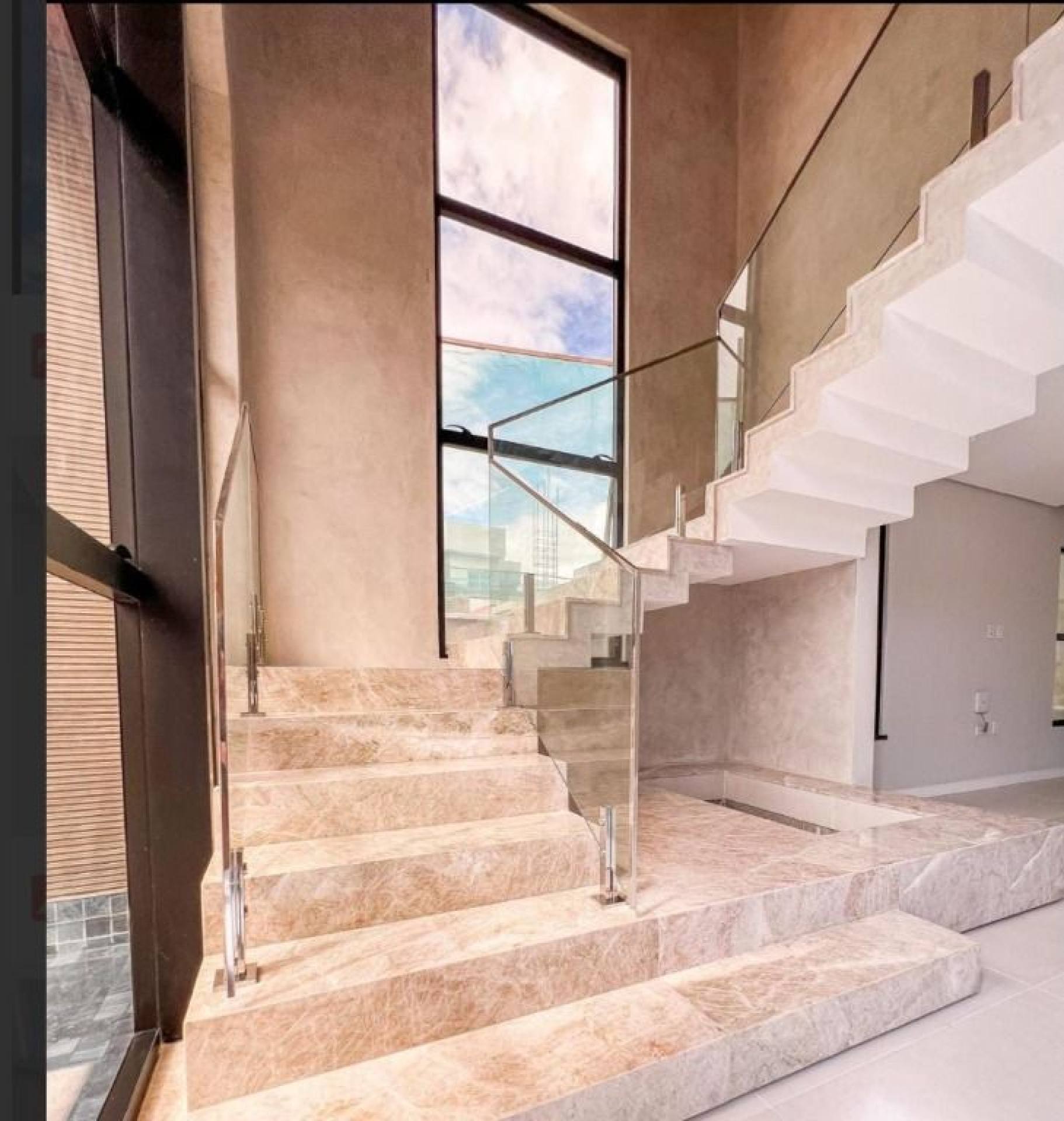 Casa Duplex com 5 suítes à venda, 373 m² por R$ 3.850.000 - Cidade Alpha - Eusébio/CE