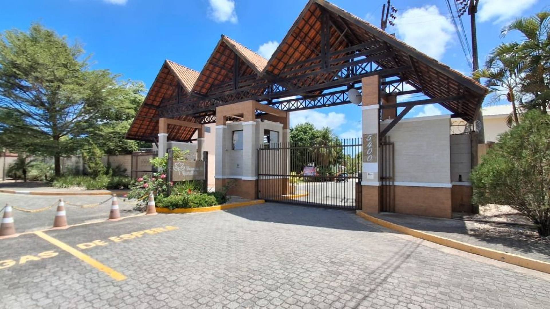 Casa com 3 quartos à venda, 190 m² por R$ 950.000 - Centro - Eusébio/CE