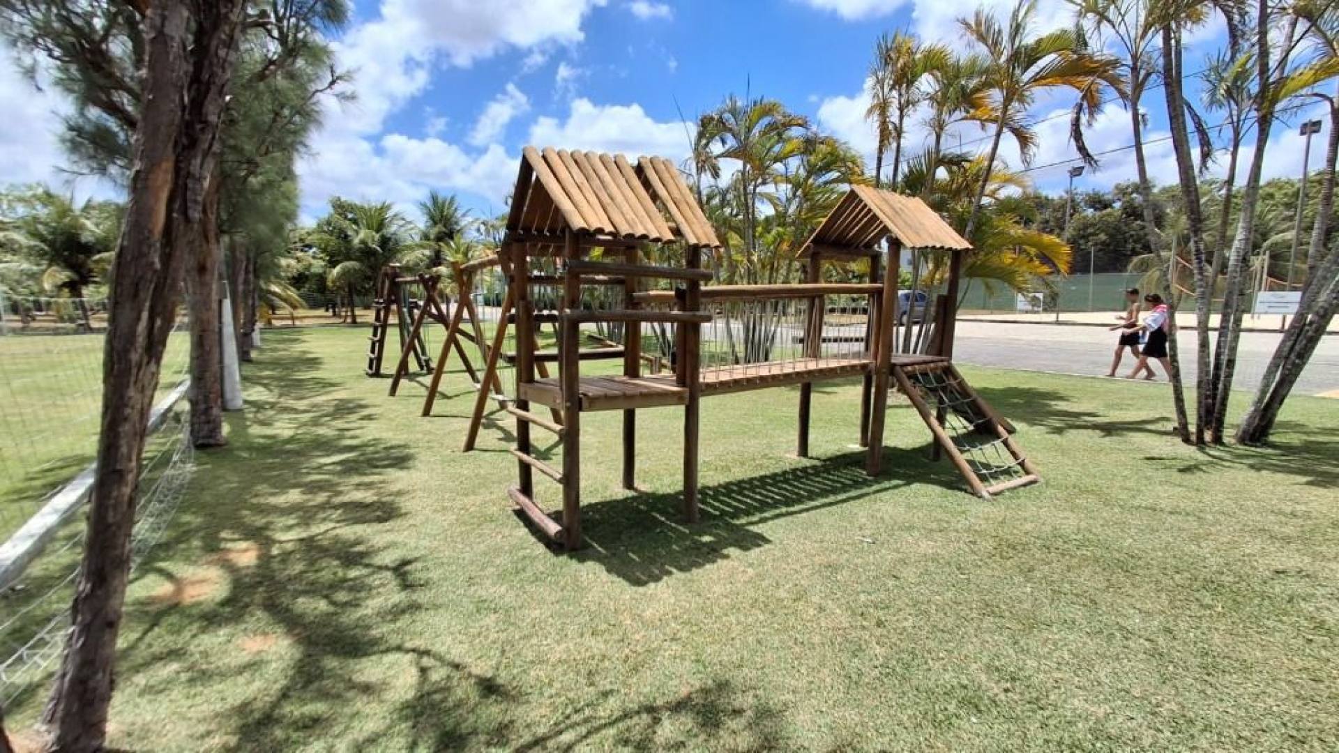 Casa com 3 quartos à venda, 190 m² por R$ 950.000 - Centro - Eusébio/CE
