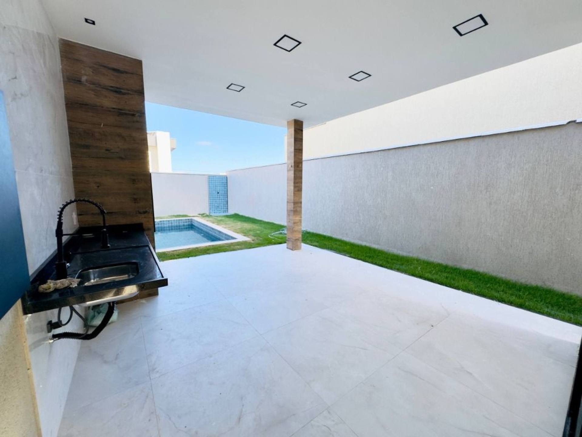 Casa com 4 dormitórios para alugar, 240 m² por R$ 12.501,00/mês - Alphaville Eusébio - Eusébio/CE