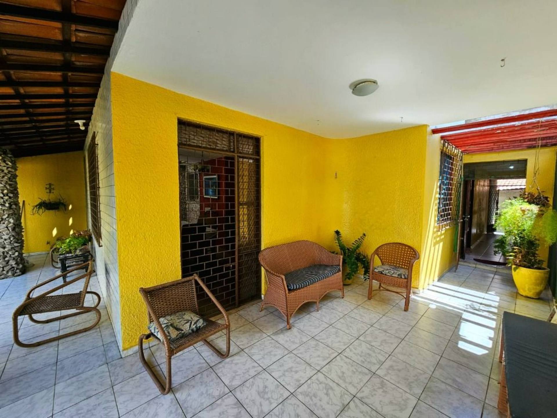 Casa com 3 quartos à venda, 180 m² por R$ 399.000 - Itaperi - Fortaleza/CE