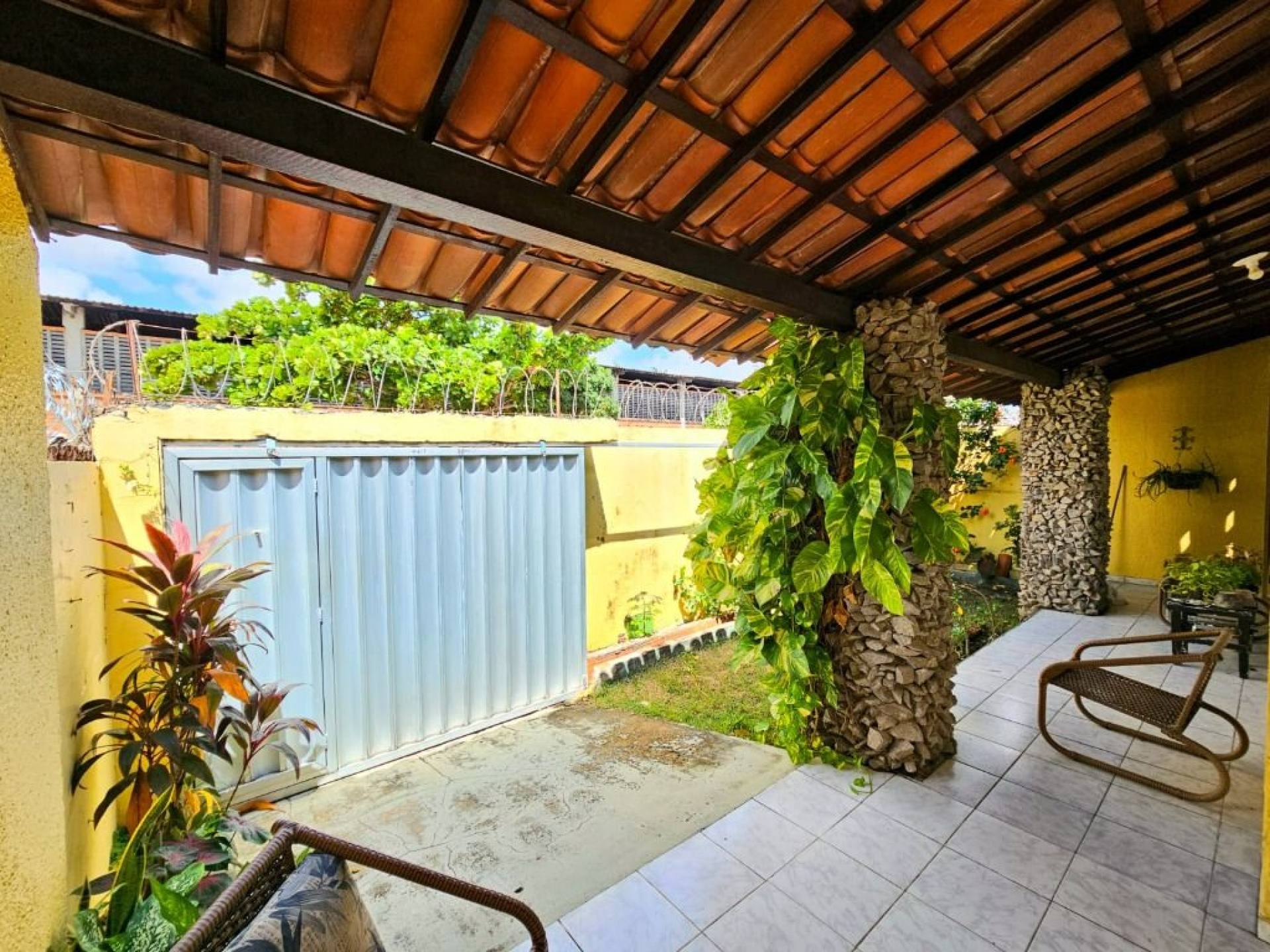 Casa com 3 quartos à venda, 180 m² por R$ 399.000 - Itaperi - Fortaleza/CE