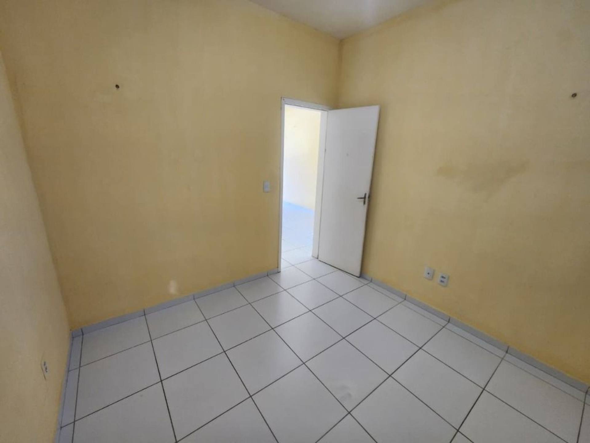 Apartamento com 2 dormitórios para alugar, 50 m² por R$ 803/mês - Messejana - Fortaleza/Ceará