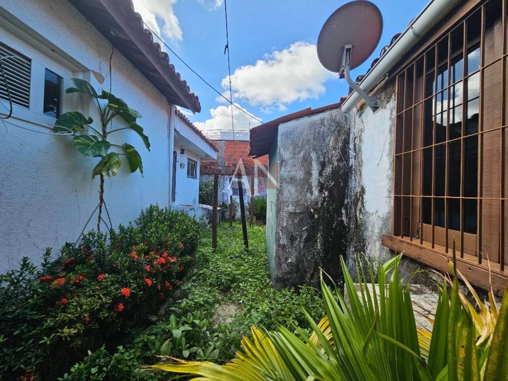 Casa Plana com 3 quartos à venda, 250 m² por R$ 740.000 - Papicu - Fortaleza/CE