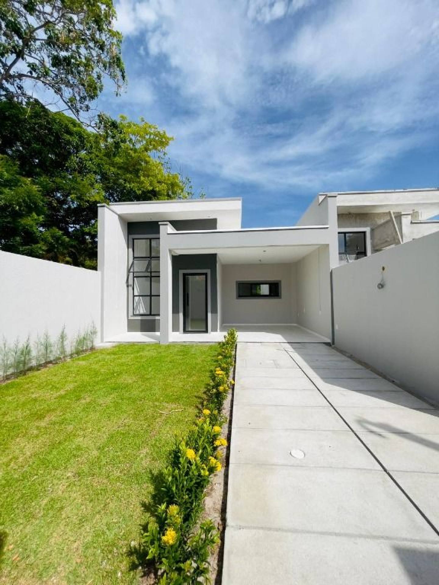 Casa com 3 Quartos à venda, 120 m² por R$ 530.000 - Lagoa Redonda - Fortaleza/CE