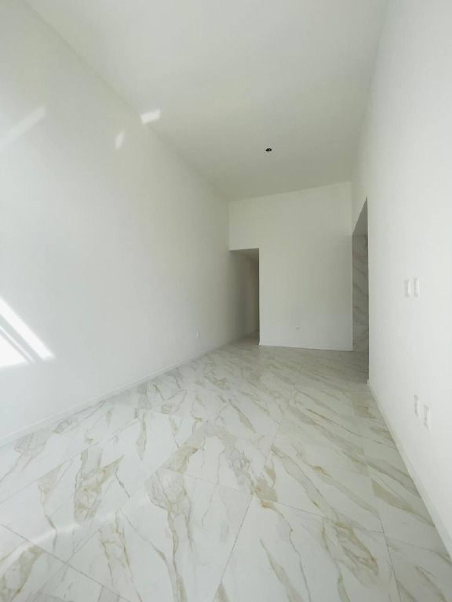 Casa com 3 Quartos à venda, 120 m² por R$ 530.000 - Lagoa Redonda - Fortaleza/CE