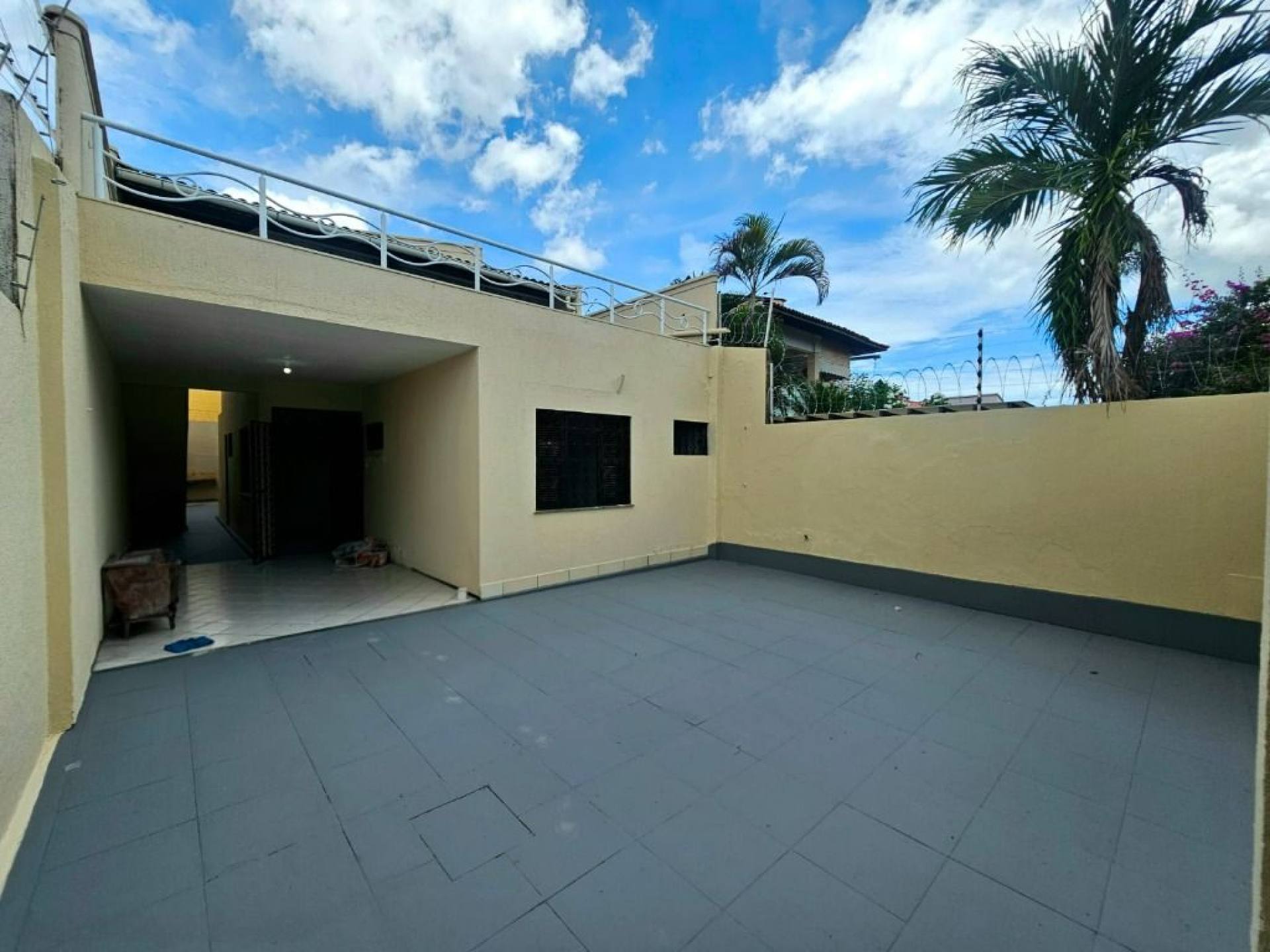 Casa com 5 Quartos à venda, 208 m² por R$ 570.000 - Jardim das Oliveiras - Fortaleza/CE