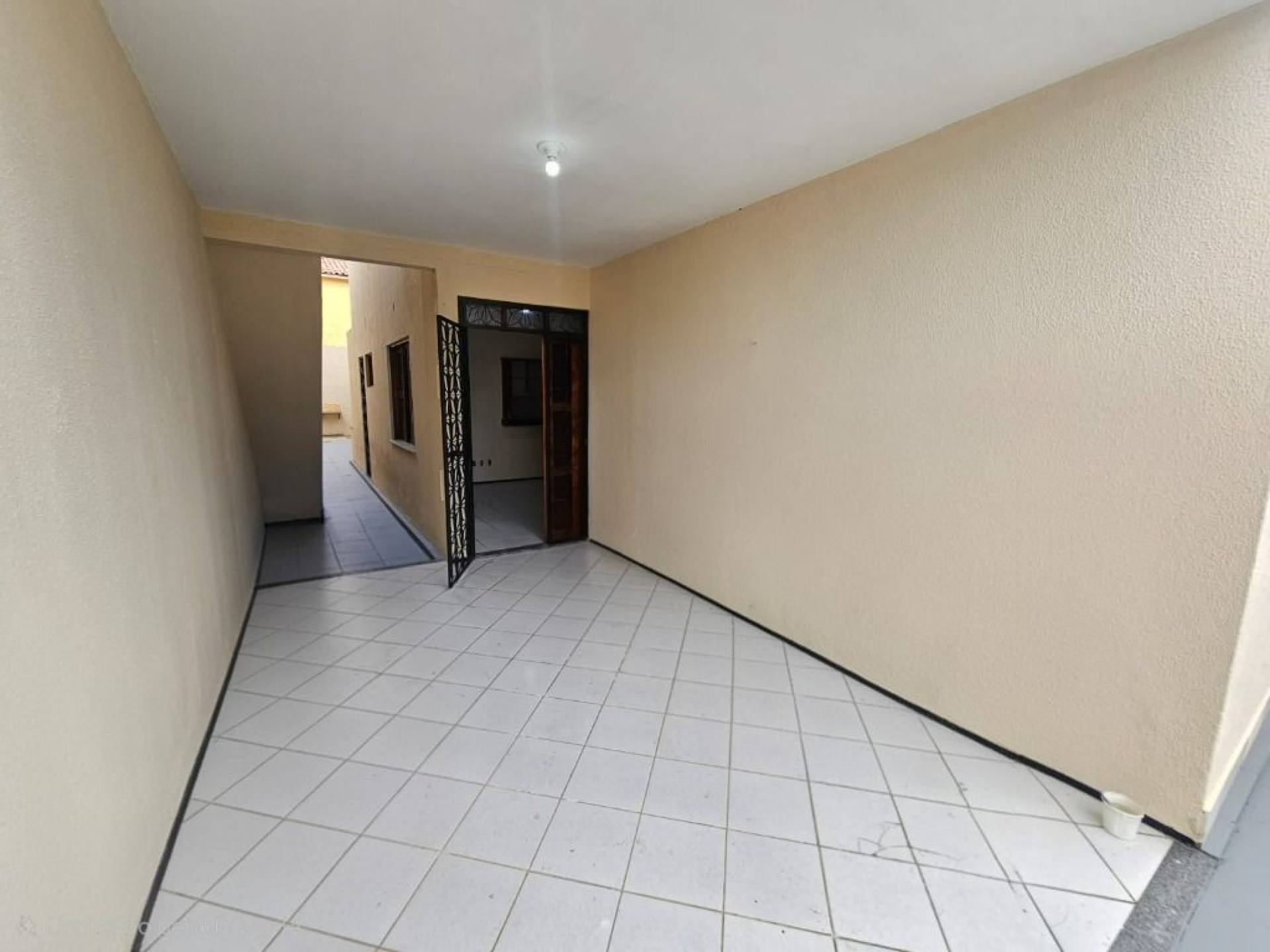 Casa com 5 Quartos à venda, 208 m² por R$ 570.000 - Jardim das Oliveiras - Fortaleza/CE