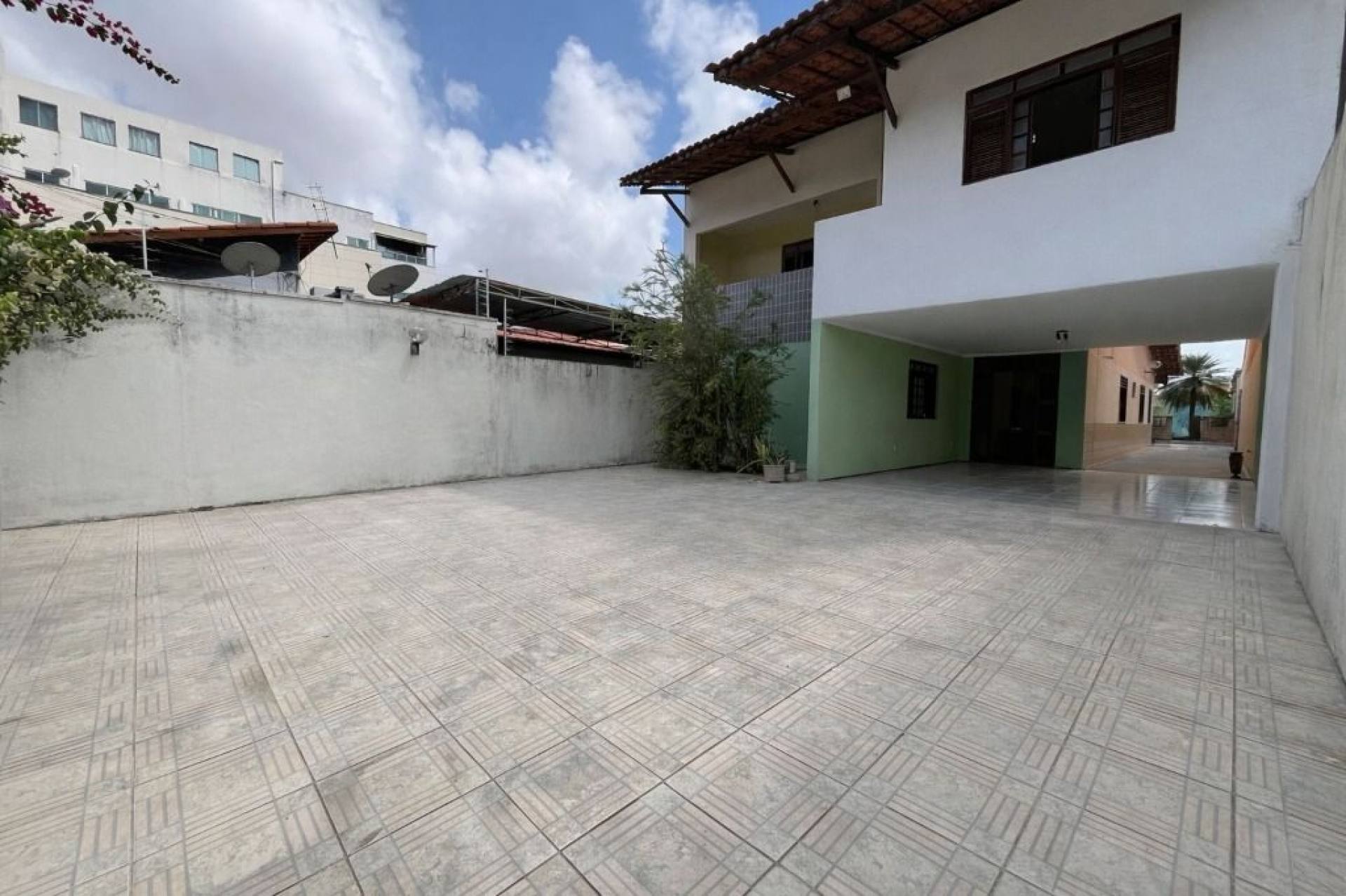 Casa à venda, 350 m² por R$ 1.000.000,00 - Cambeba - Fortaleza/CE