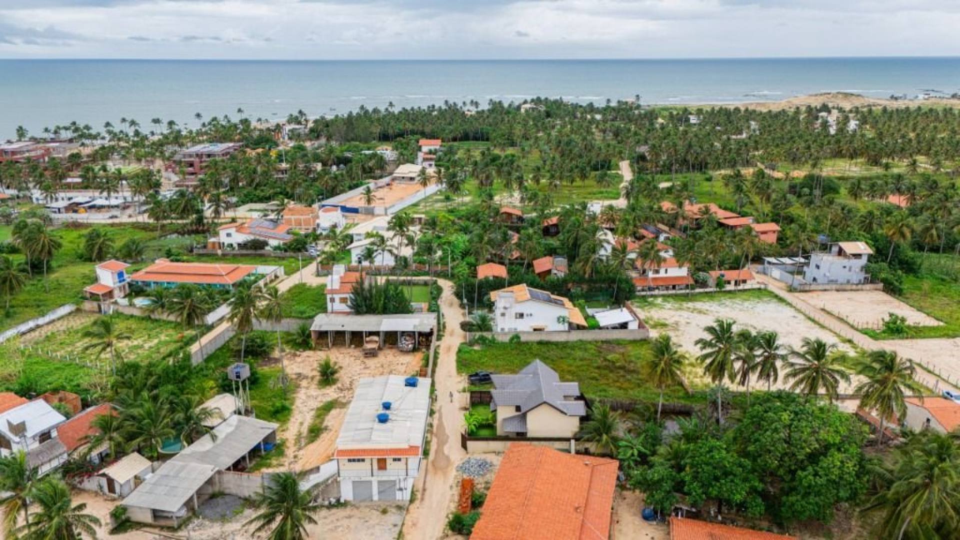 Prédio de alto padrão com 4 dormitórios à venda, 392 m² por R$ 2.150.000 -  Icaraí, Amontada/CE
