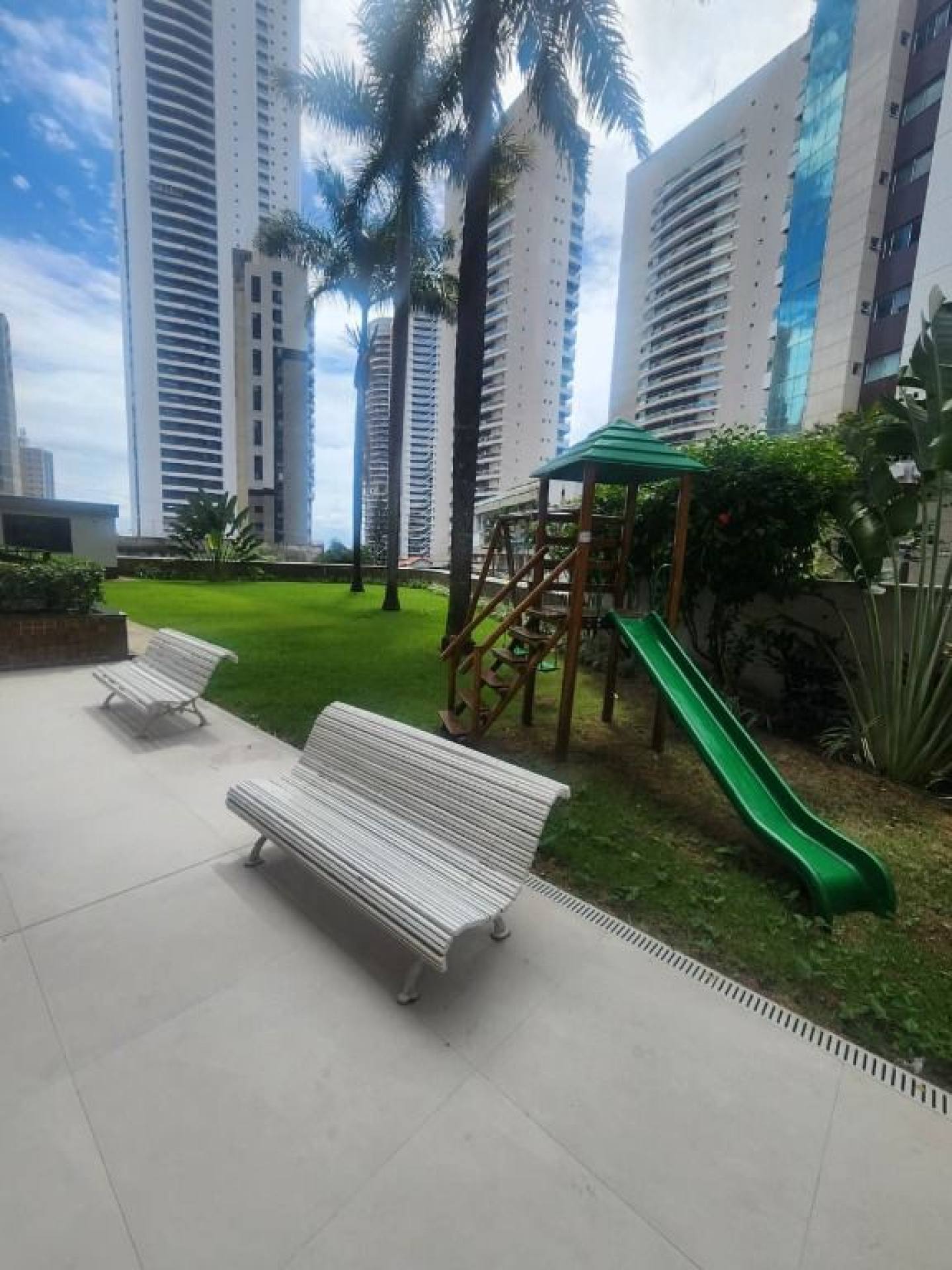Apartamento com 4 quartos para alugar, 280 m² por R$ 11.330/mês - Meireles - Fortaleza/Ceará