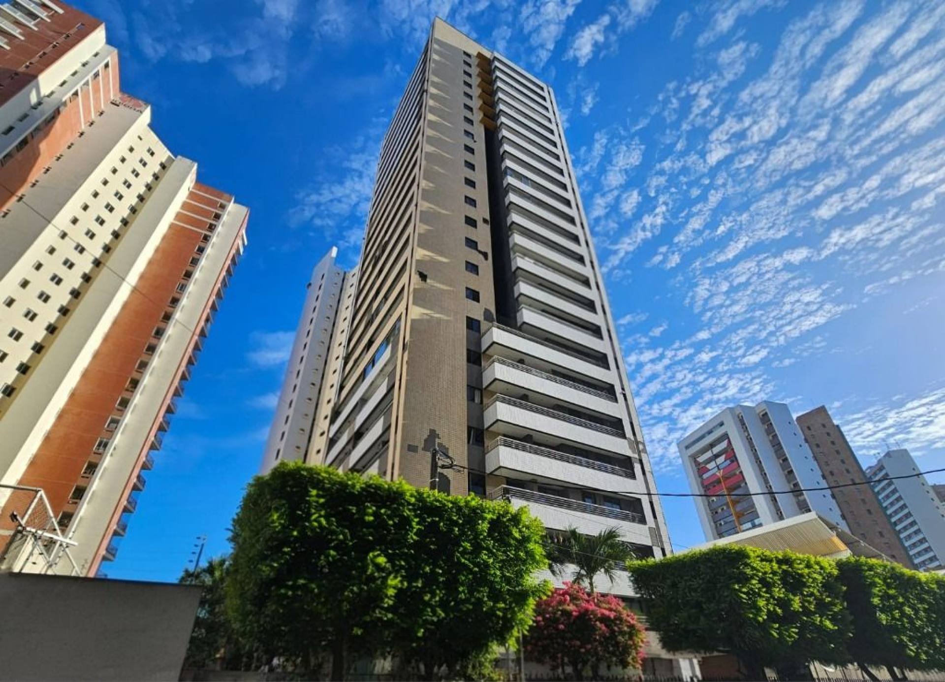 Apartamento com 2  quartos à venda, 70 m² por R$ 585.000 - Cocó - Fortaleza/CE