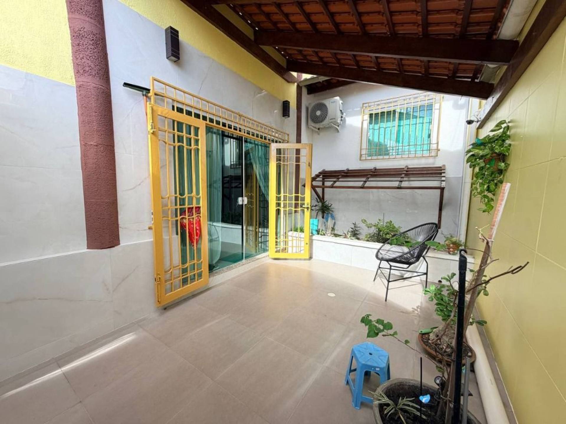 Casa com 6 dormitórios à venda, 320 m² - Cidade dos Funcionários - Fortaleza/CE