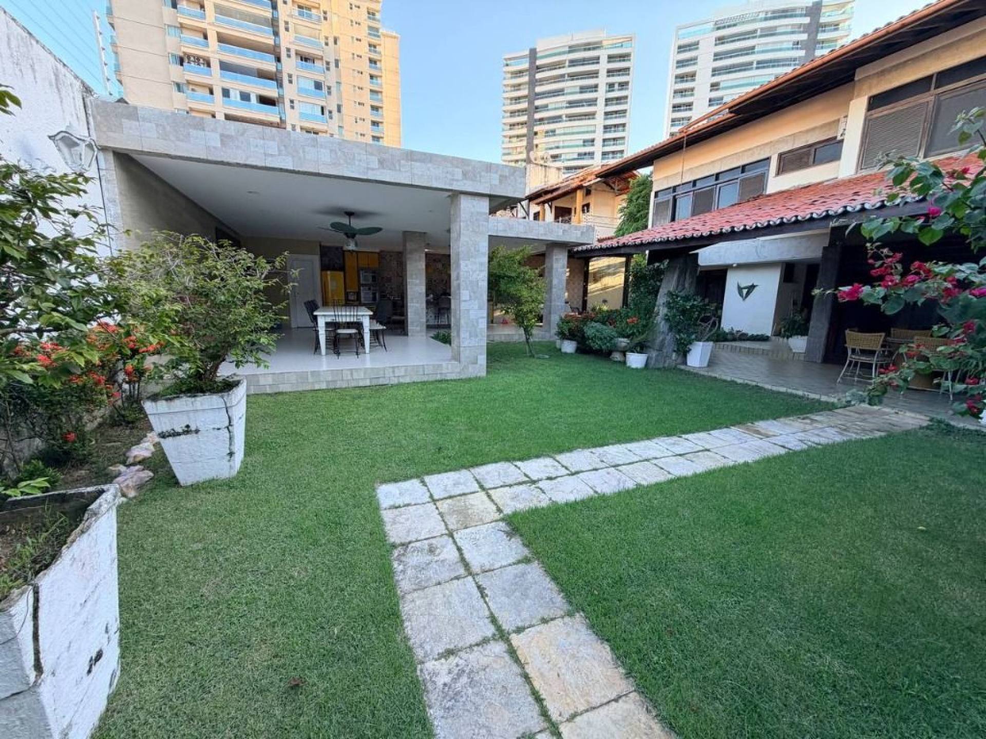 Casa à venda, 1100 m² por R$ 3.500.000,00 - Patriolino Ribeiro - Fortaleza/CE
