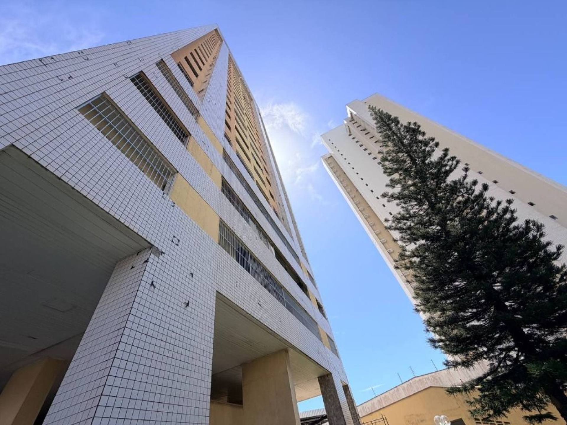 Lauro Maia II Apartamento com 4 dormitórios à venda, 108 m² por R$ 550.000 - Joaquim Távora - Fortaleza/CE