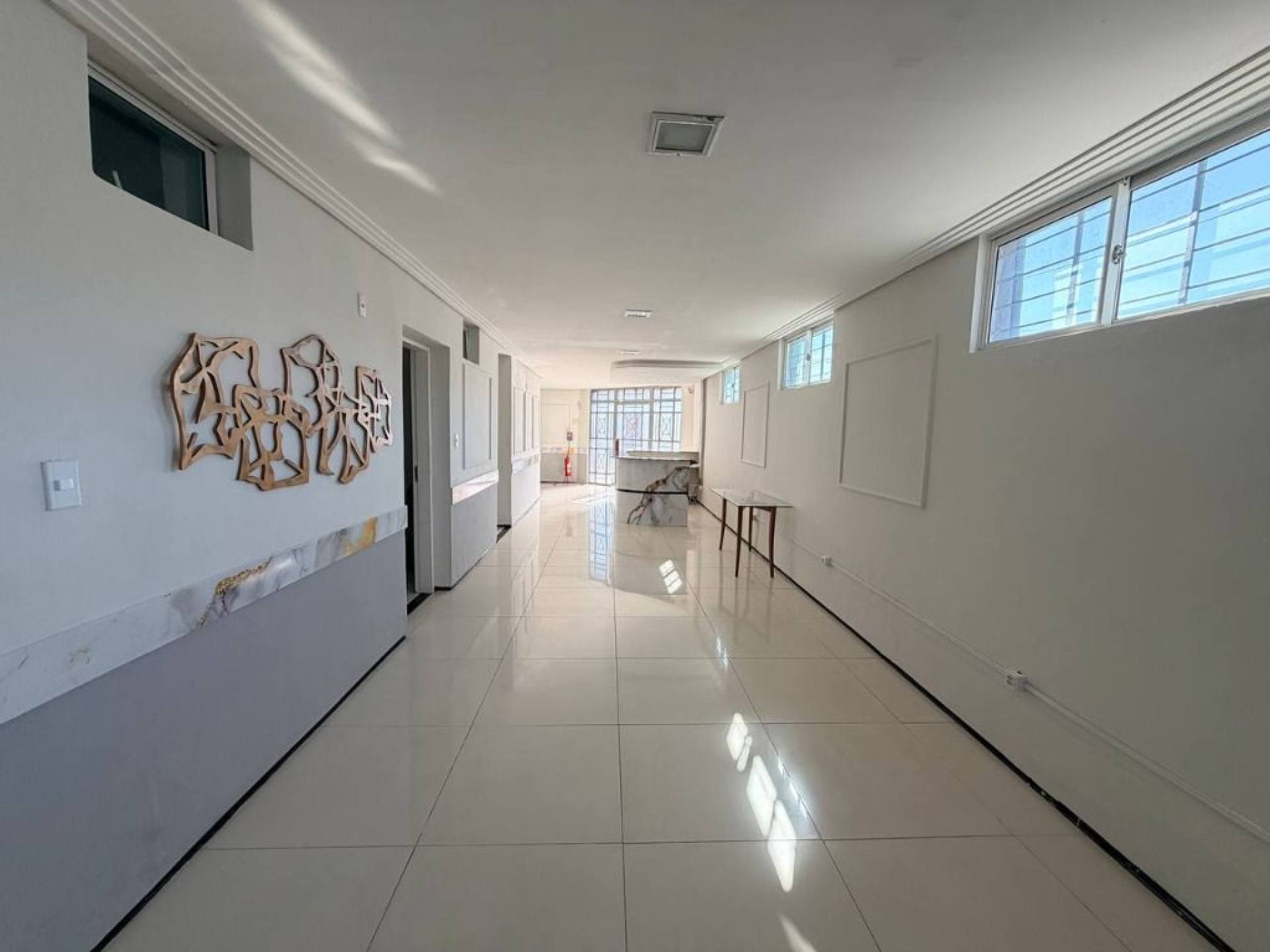 Clínica com recepção e 9 salas, 243 m² por R$ 1.190.000 - Cidade dos Funcionários - Fortaleza/CE