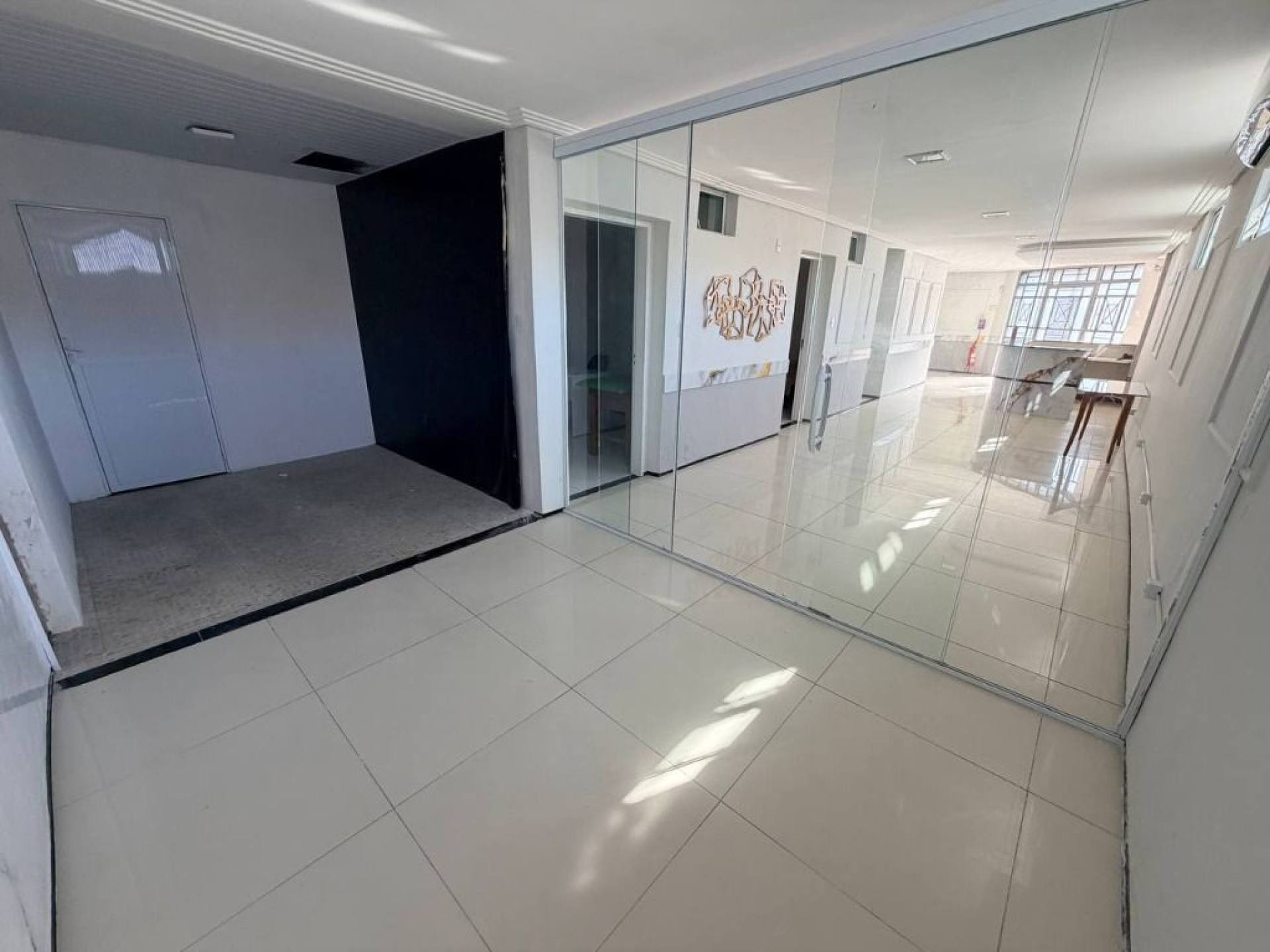 Clínica com recepção e 9 salas, 243 m² por R$ 1.190.000 - Cidade dos Funcionários - Fortaleza/CE
