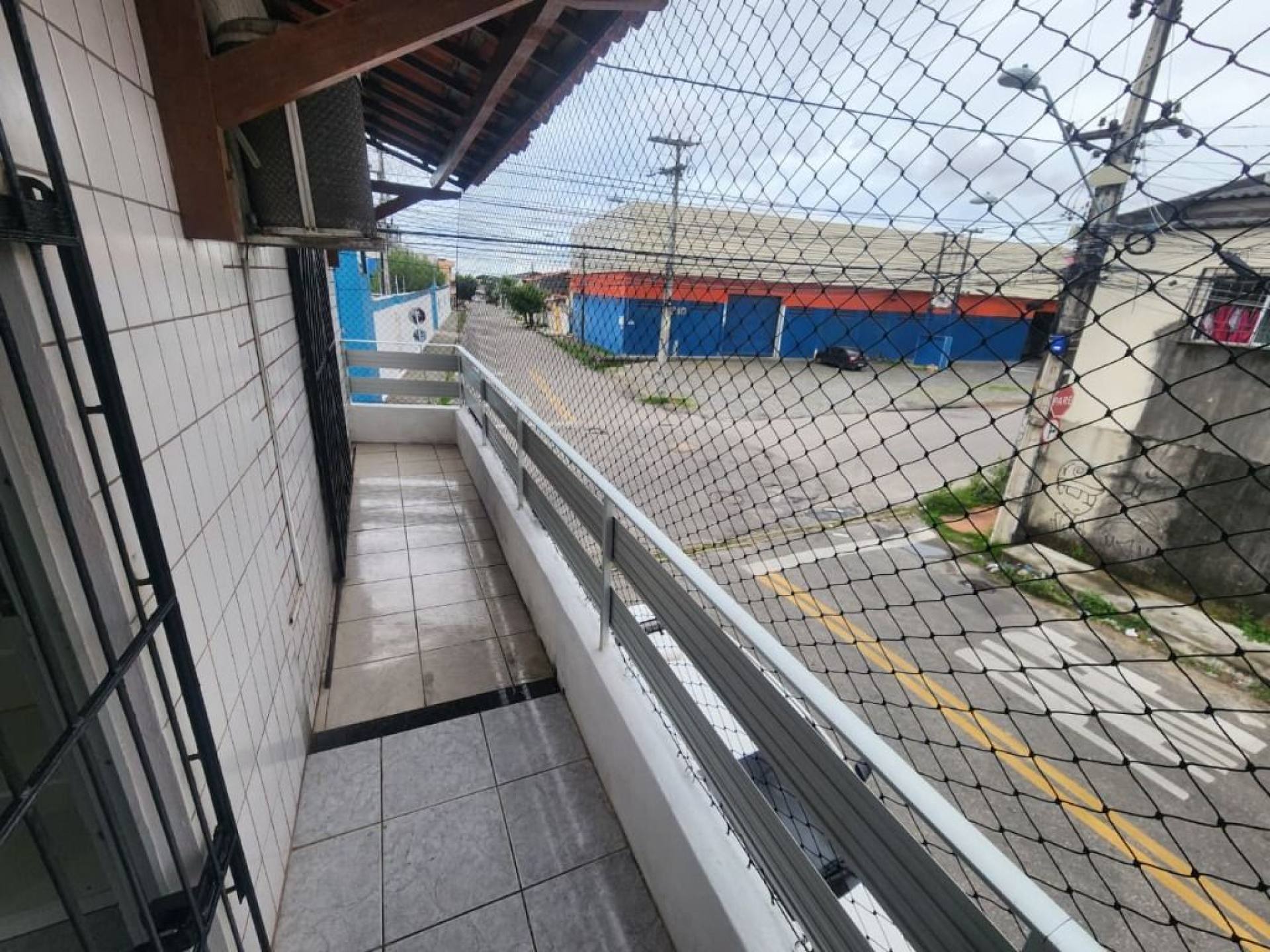 Apartamento com 1 quarto para alugar, 60 m² por R$ 900/mês - Parangaba - Fortaleza/CE