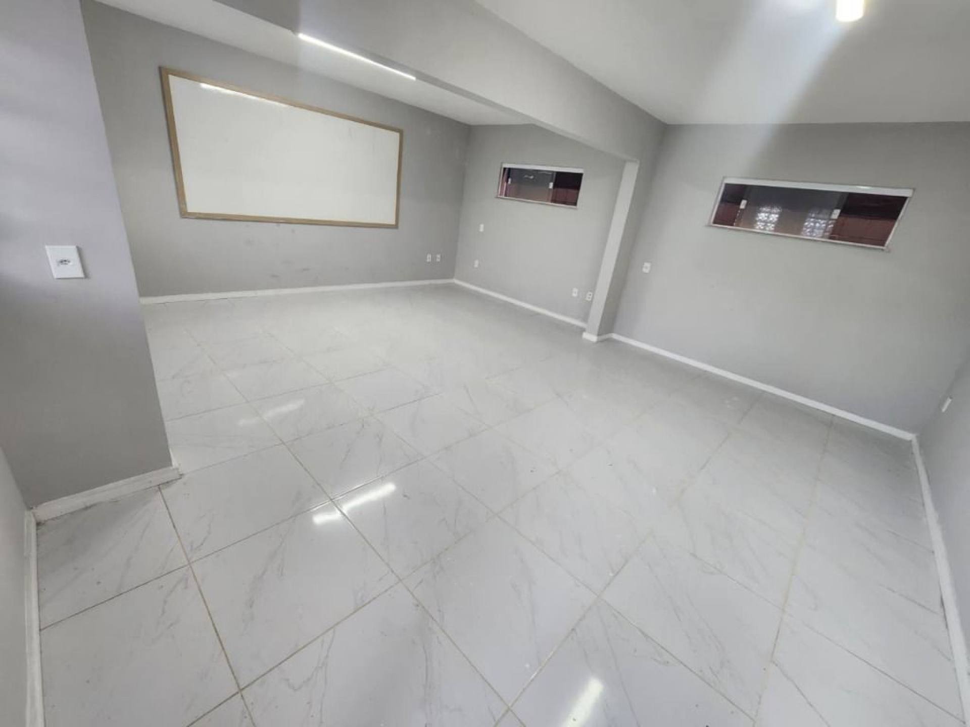 Ponto para alugar, 426 m² por R$ 8.240,80/mês - Cidade dos Funcionários - Fortaleza/CE