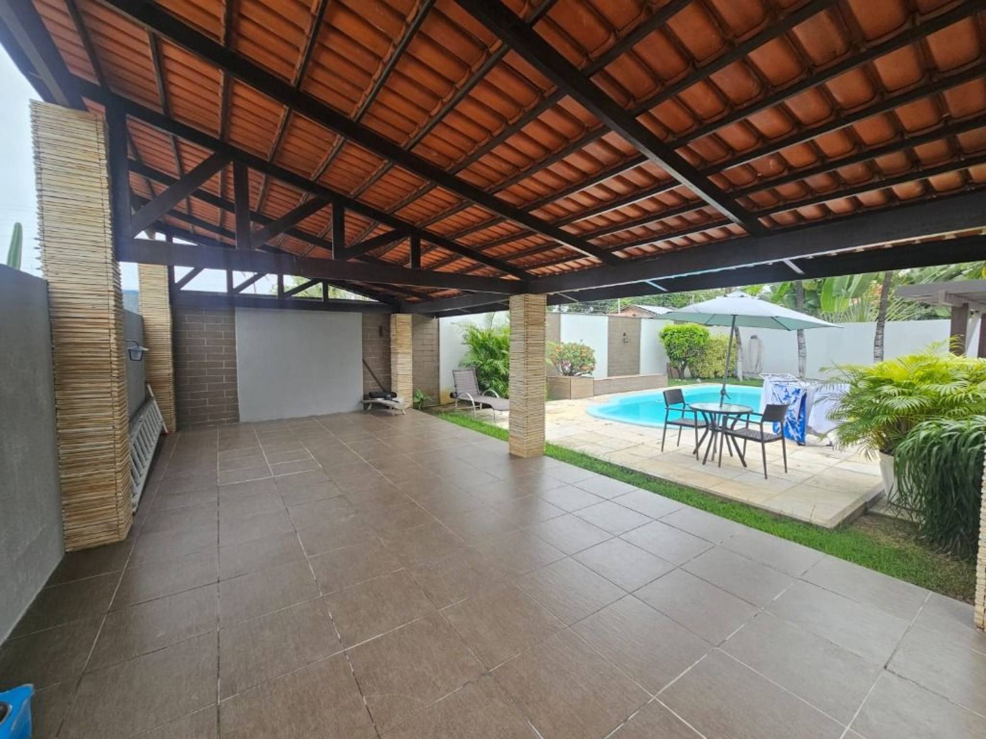 Casa com 3 quartos à venda, 188 m² por R$ 1.200.000 - Lagoa Redonda - Fortaleza/CE