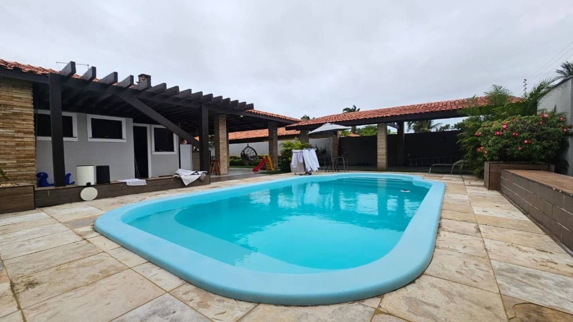 Casa com 3 quartos à venda, 188 m² por R$ 1.200.000 - Lagoa Redonda - Fortaleza/CE