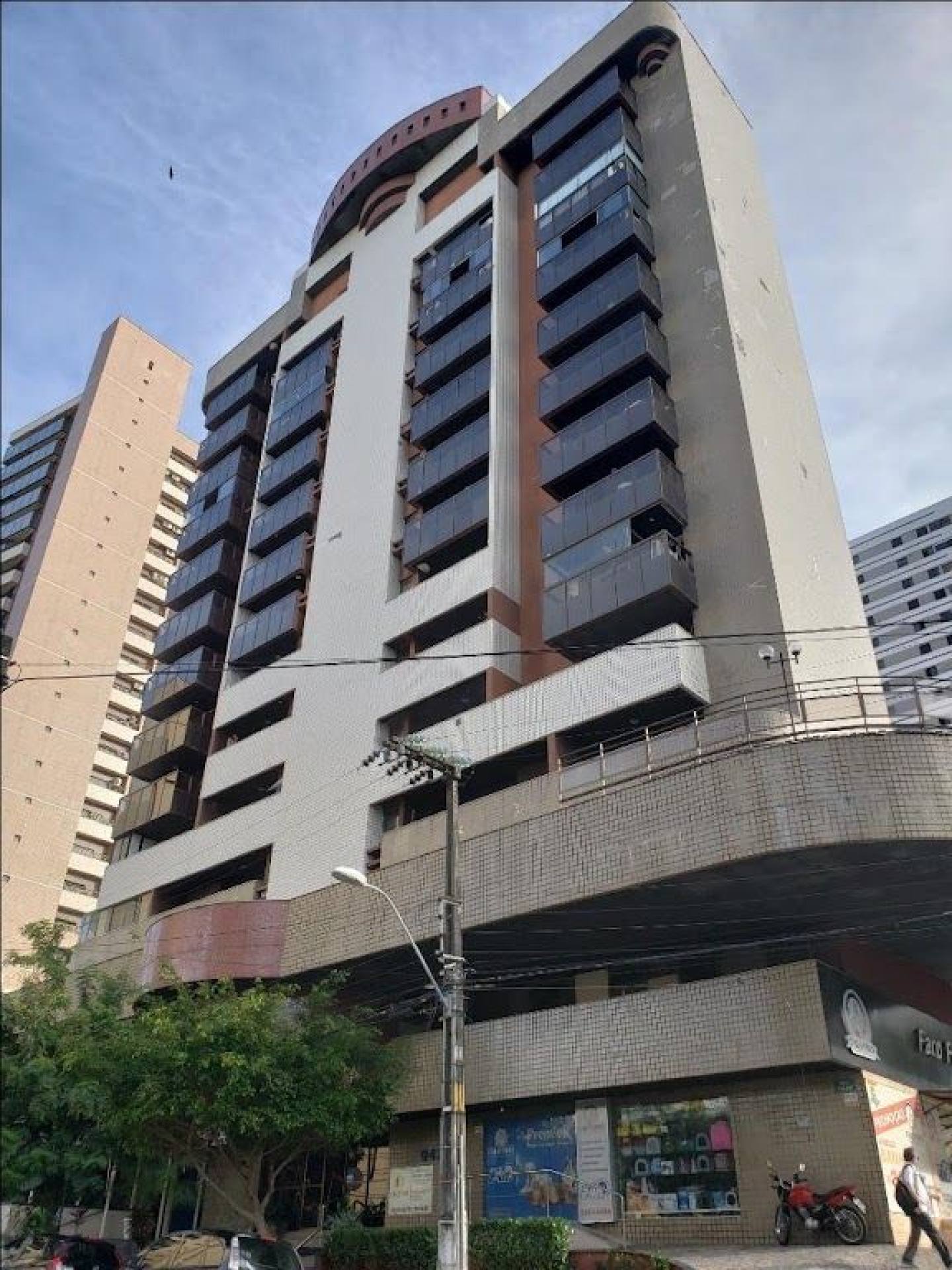 Ponto para alugar  no Condomínio Luzon , 130 m² por R$ 7.500/mês - Meireles - Fortaleza/CE