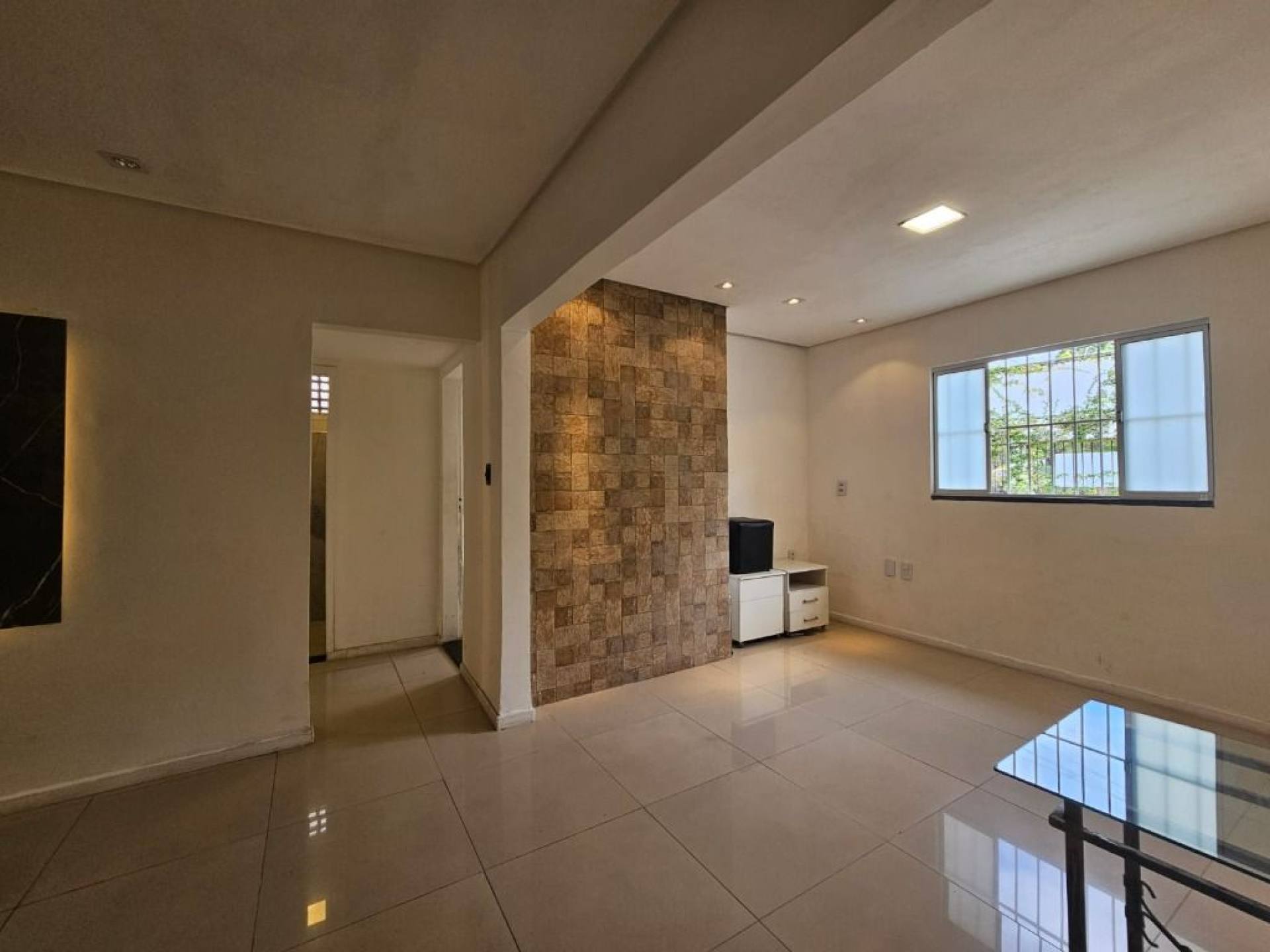Casa com 3 quartos para alugar, 150 m² por R$ 4.077/mês - Guararapes - Fortaleza/CE