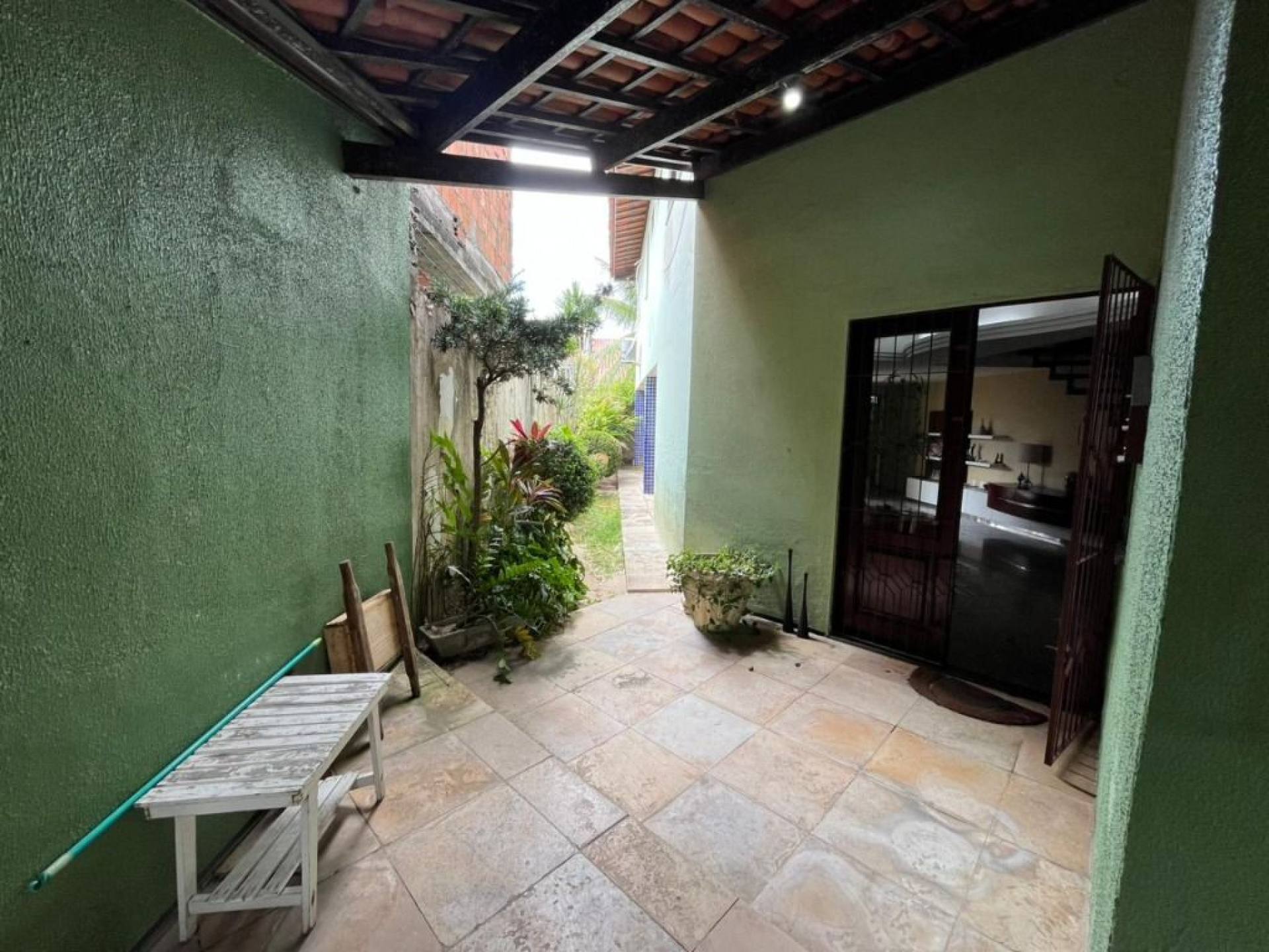 Casa com 5 dormitórios à venda, 385 m² por R$ 970.000,00 - Cidade dos Funcionários - Fortaleza/CE
