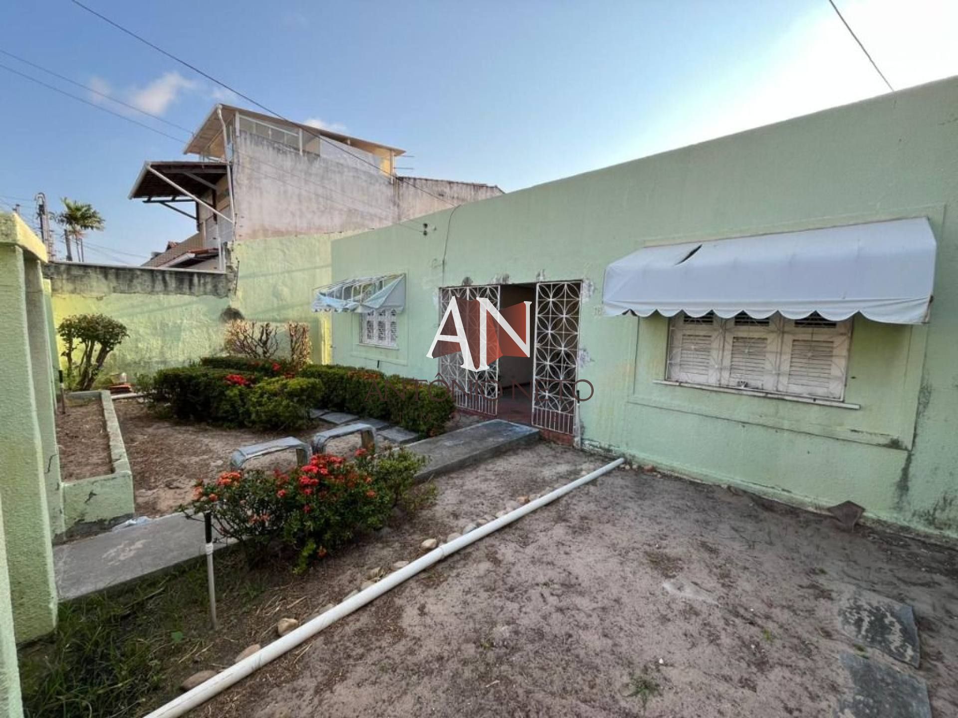 Casa com 4 dormitórios à venda, 114 m² por R$ 600.000,00 - Cidade dos Funcionários - Fortaleza/CE