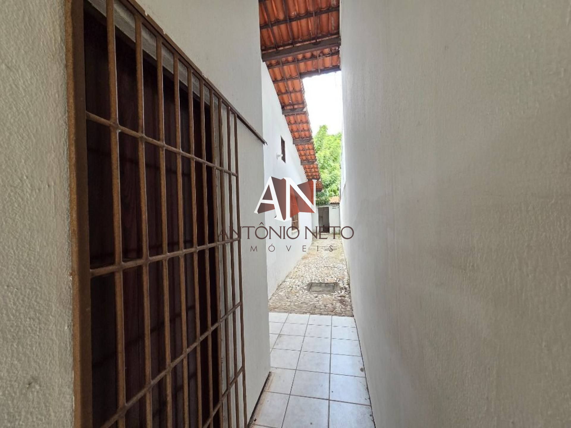 Casa Plana com 3 quartos à venda, 100 m² por R$ 560.000 - Cidade dos Funcionários - Fortaleza/CE