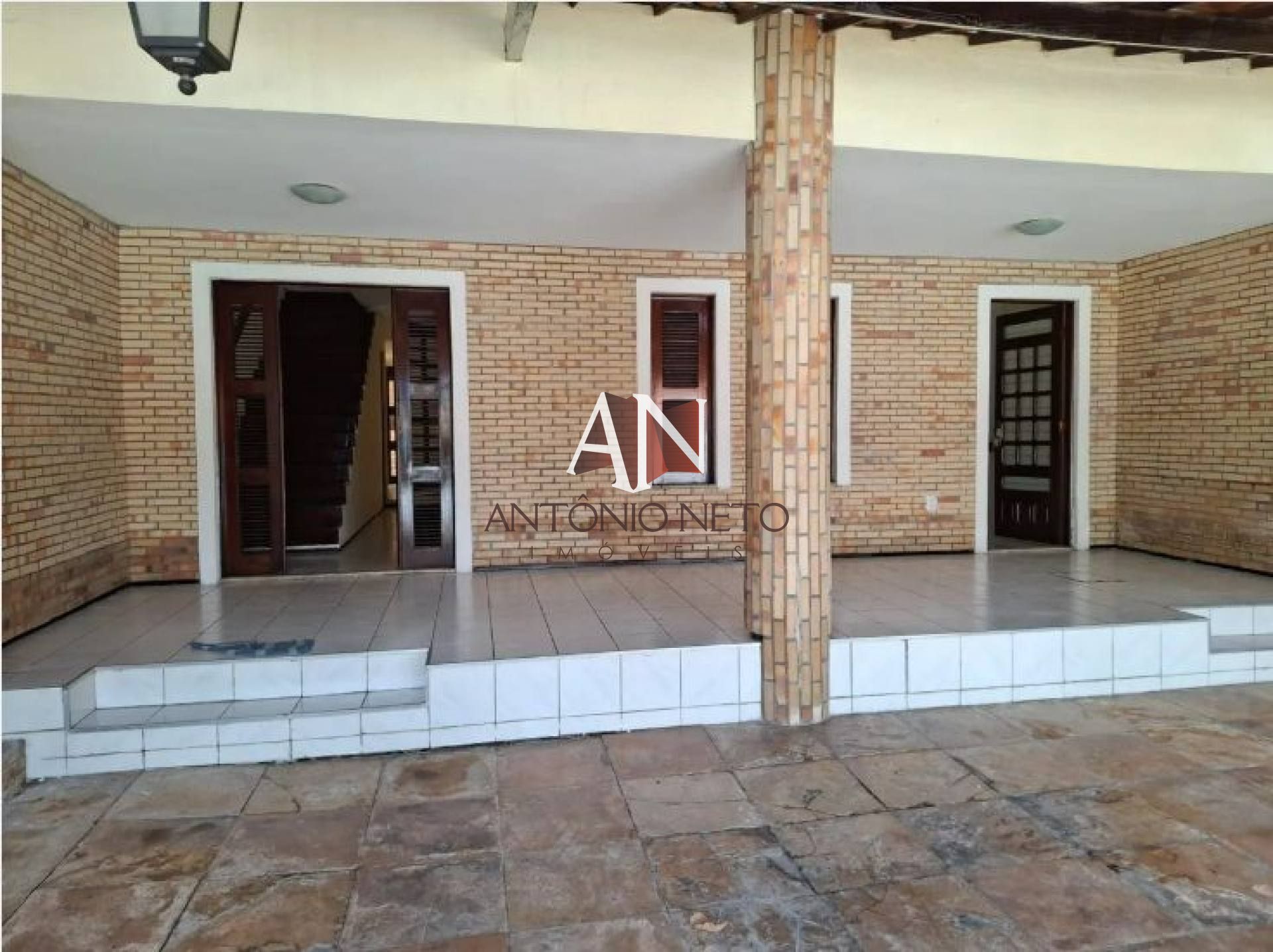 Casa Dúplex à venda no Parque Iracema - 4 quartos, 225m² - 2 vagas, deck e piscina - R$ 850.000,00