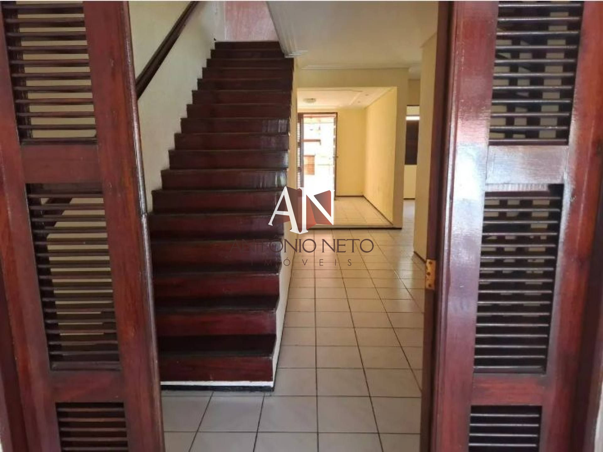 Casa Dúplex à venda no Parque Iracema - 4 quartos, 225m² - 2 vagas, deck e piscina - R$ 850.000,00