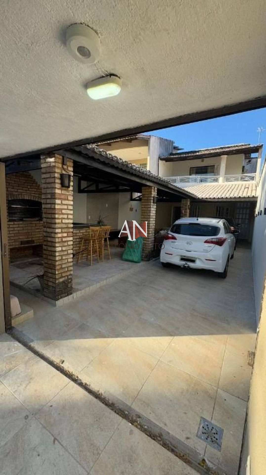 Casa com 4 dormitórios à venda, 350 m² por R$ 790.000,00 - Cambeba - Fortaleza/CE