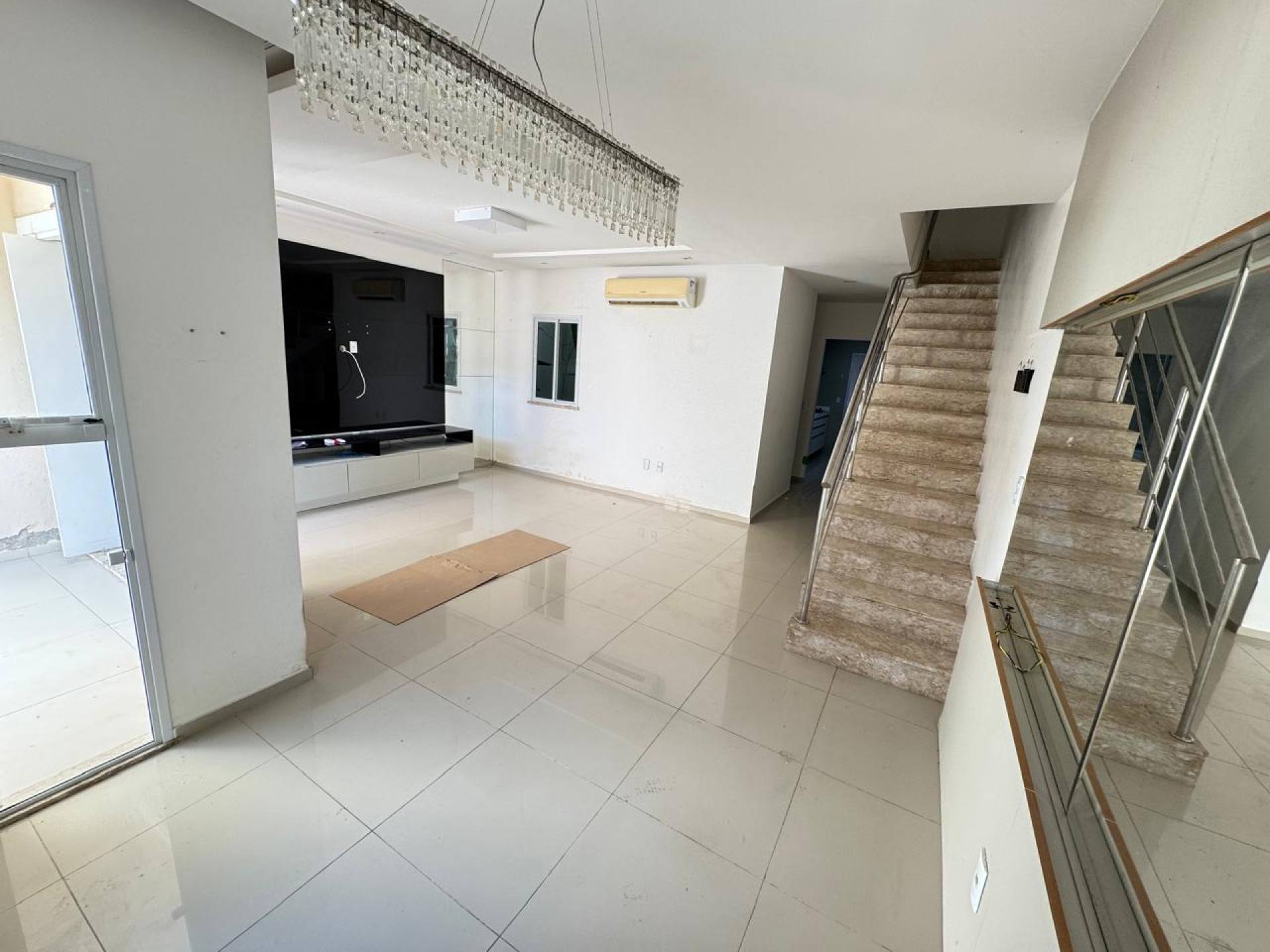Casa Para Vender com 5 quartos 4 suítes no bairro Edson Queiroz em Fortaleza