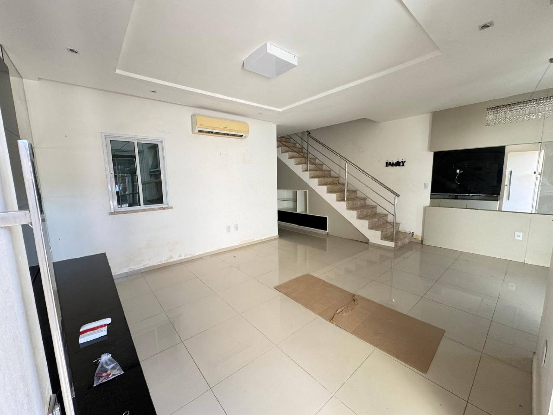 Casa Para Vender com 5 quartos 4 suítes no bairro Edson Queiroz em Fortaleza