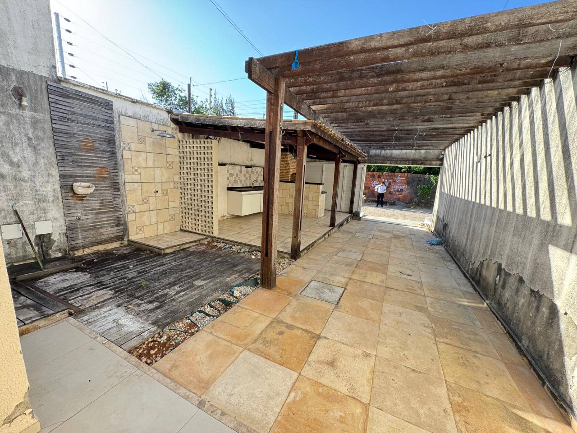 Casa Para Vender com 5 quartos 4 suítes no bairro Edson Queiroz em Fortaleza
