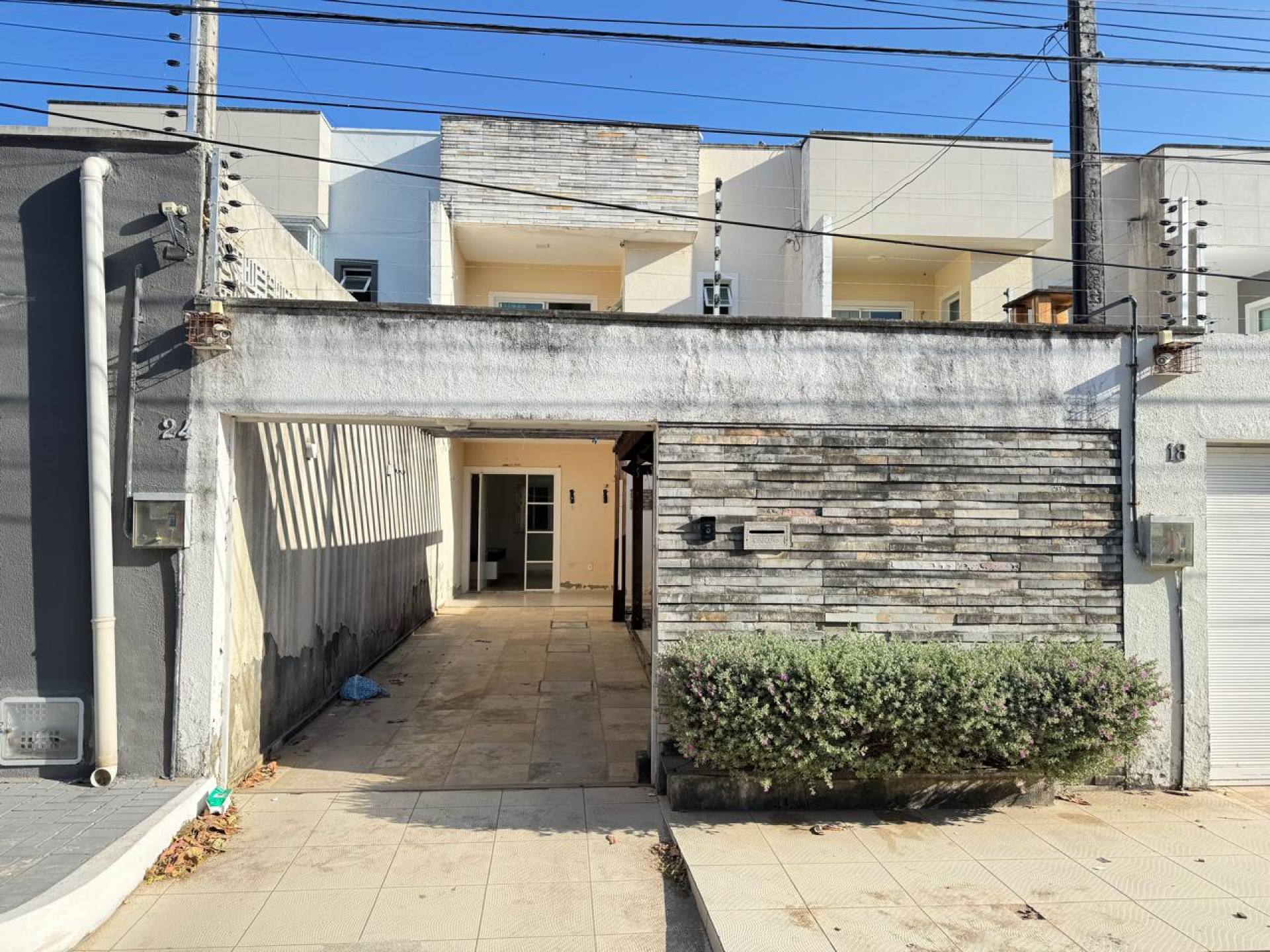 Casa Para Vender com 5 quartos 4 suítes no bairro Edson Queiroz em Fortaleza