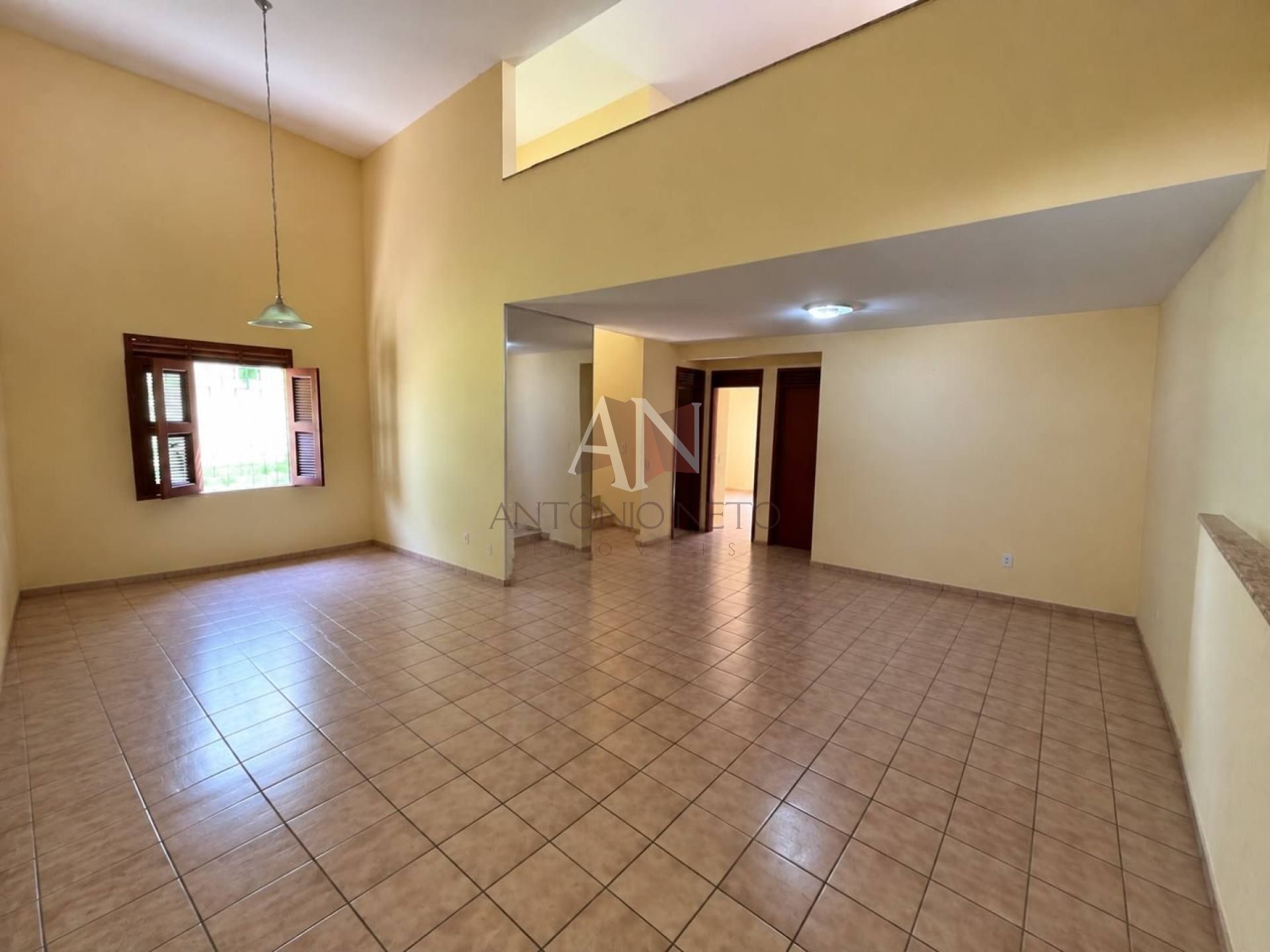 Casa com 4 dormitórios à venda, 280 m² por R$ 800.000 - Cidade dos Funcionários - Fortaleza/CE